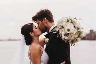 Roni's Roses Floral Design, LLC - 9