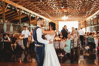 Bluegrass Wedding Barn - 23