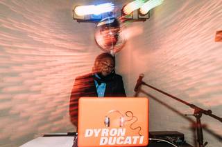 D Street Entertainment - 14
