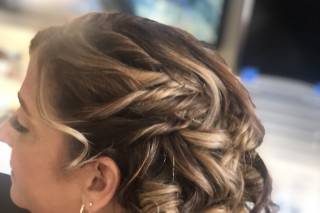 Lizzie Ibarra Hair & Airbrush Make-up Artist - 70