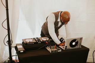 Willis J Entertainment - 49