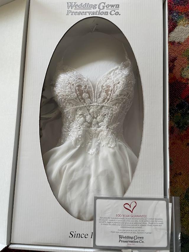 Elegant Touch Bridal & Tuxedo - 2