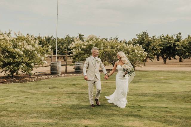 Postlewait's Country Weddings 4