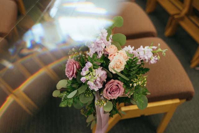 Linens & Flowers Design - 3