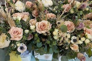 White Lotus Floral Design - 13