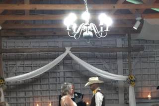 Daisies n' Such Wedding Designs and Consulting - 18