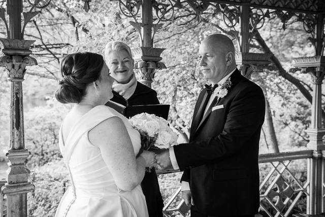 Rev. Annie NYC - Wedding Officiant 2