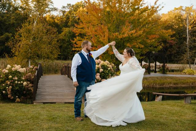 Dixon's Apple Orchard and Wedding Venue - 4