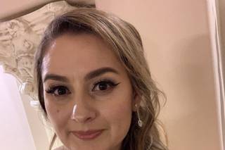 Bijoux Belles Hair & Makeup - 20