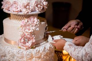 ARTISTIC CAKES - 25