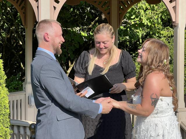 Hillary Lundberg - PNW Wedding Officiant - 1