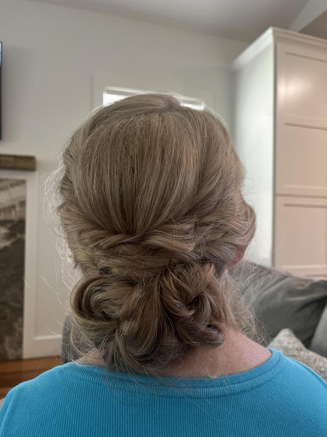 Jeanne's Hair & Makeup Studio - 1