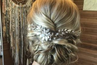Lovies Salon and Spa - 19