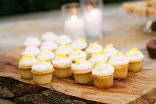 LuAnn's Cupcakes & Bakery - 7