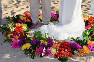Hawaiian Island Weddings - 16