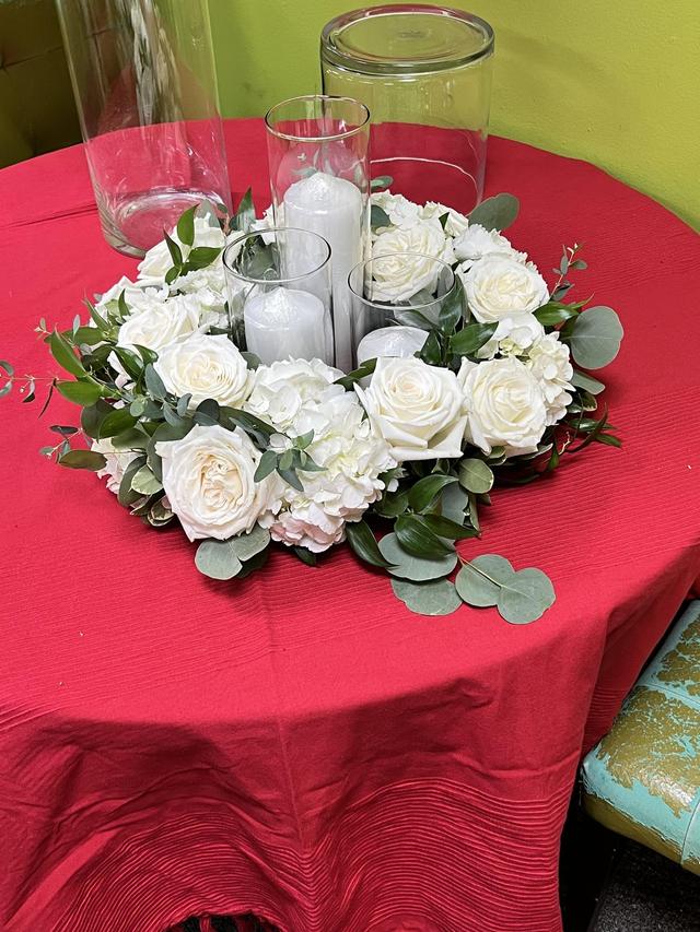 Marivel's Florist And Gifts - 1