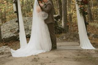 Dancing Tulip Floral Boutique - 8