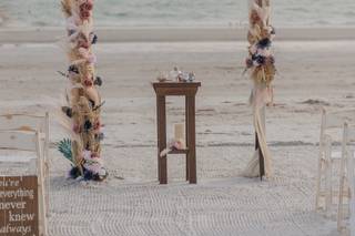 Simple Weddings - 28