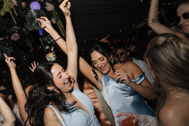 Fantastic DJs & Photo Booth - 1