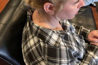 R salon and spa - 16
