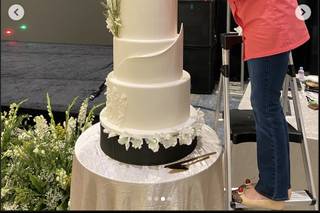 Couture Cakes by Lia, LLC - 14