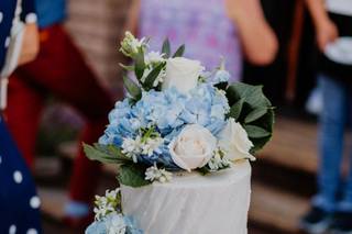 Luxury Floral Designs by Karla's Kreations - 20