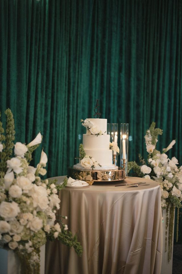 Linens & Flowers Design - 2