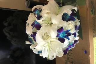 Dream Designs Florist and Wedding Boutique - 39