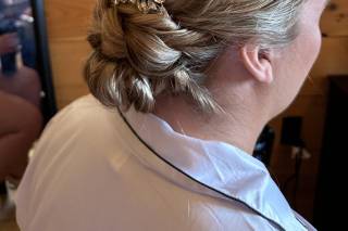 FOILED. Hair Salon - 6