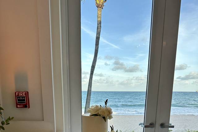 Pelican Grand Beach Resort 2
