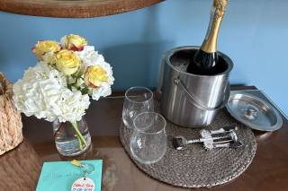 SEA BREEZE MANOR BED AND BREAKFAST INN - 11