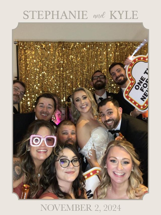 Celebrations Entertainment - Wedding DJ's, Photo Booths & Décor Lighting - 2