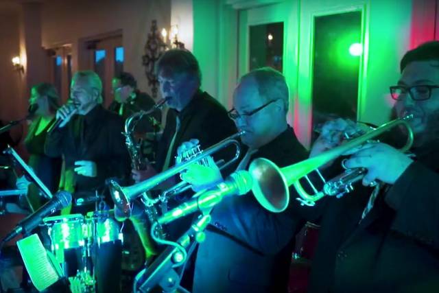 Groove Place Dance Horn Band 5