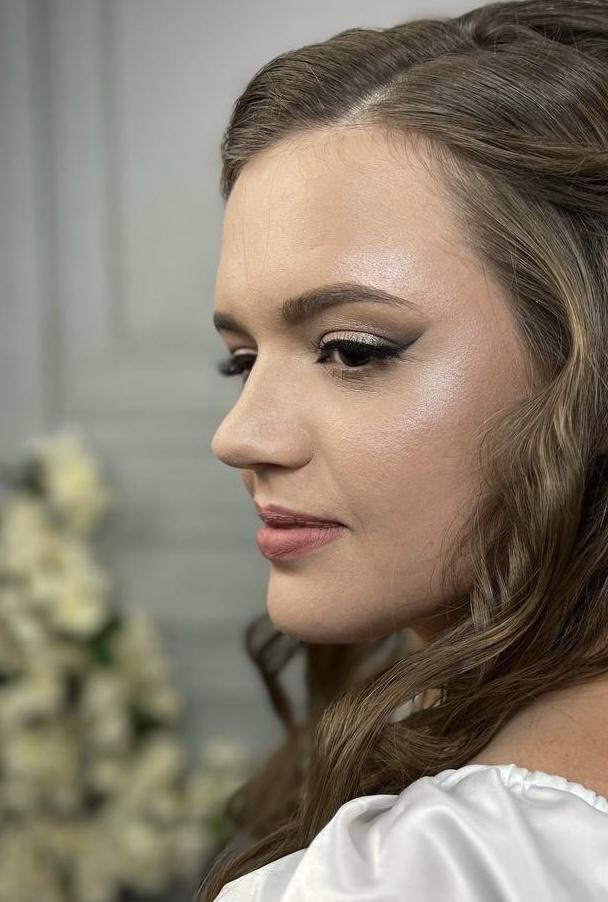 Daryna Bridal Stylist - 3