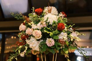 Artistic Blossoms Floral Design Studio - 32