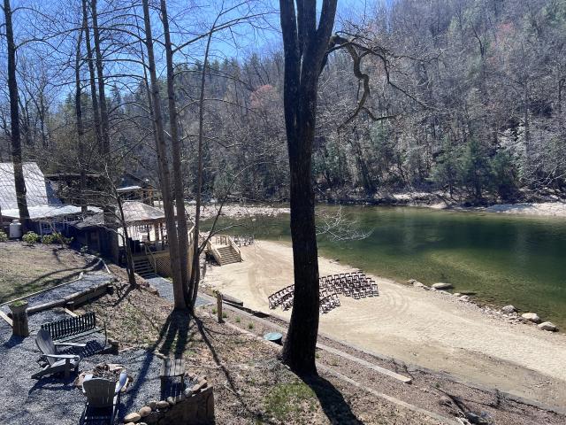 Brown Mountain Beach Resort - 1