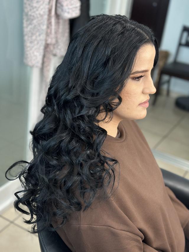 Lizzie Ibarra Hair & Airbrush Make-up Artist - 2