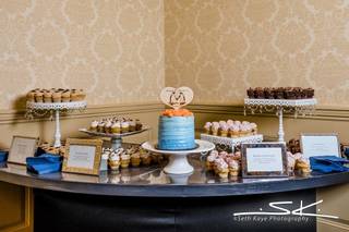 NoRA Cupcake Company - 12