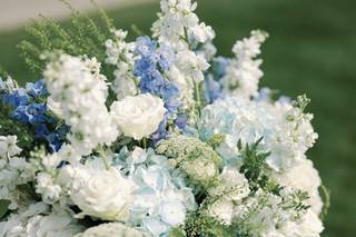 Between the Roses Florist - 5