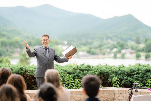 Officiant Danny - 1