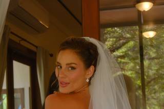 Makeup by Holly Harnwell - 10