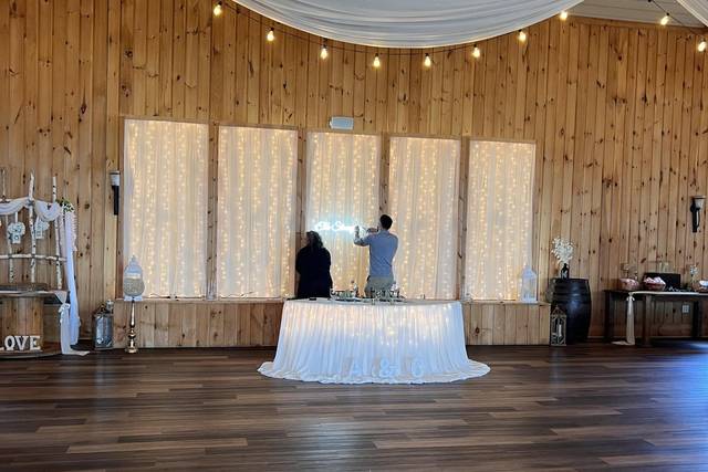 Maneeleys Banquet & Catering and The Lodge at Maneeley's 5