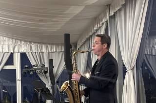 Andrii Liesnyi, Saxophonist & DJ - 11