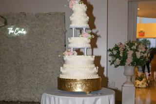 Cake-aholics Bakery - 8