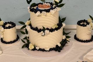 Omalicha Custom Cakes & Confectionery - 18