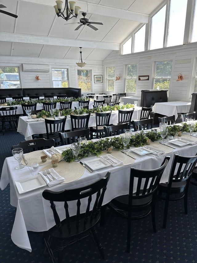 Swan River Seafood Restaurant & Fish Market - 2