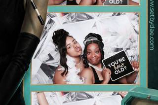 Set by Dae Photo Booths and Event Rentals - 2