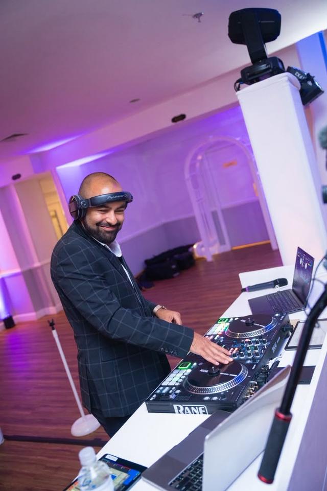 Zandi Entertainment - 2