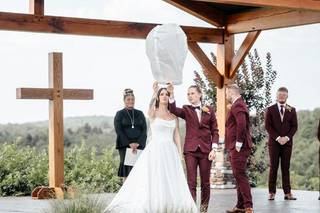 Ceremony Officiants - Rev. Laura Cannon & Associates - 9