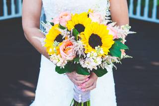 A Time to Shine Floral Design - 18